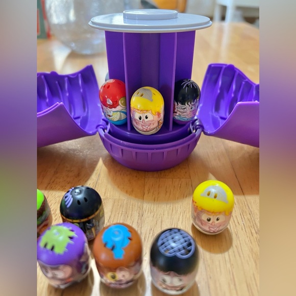 Mighty Beanz 2017-2018 Series 1 & Series 2 Storage & Characters - Picture 3 of 10